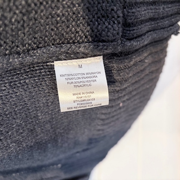 Romeo & Juliet Couture Gray Faux Fur Knit Vest Women M Boho Chic - Picture 5 of 8